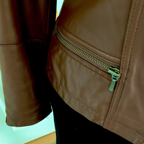 Genuine lamb leather Eddie Bauer jacket in great condition, soft to the … - Picture 6 of 11